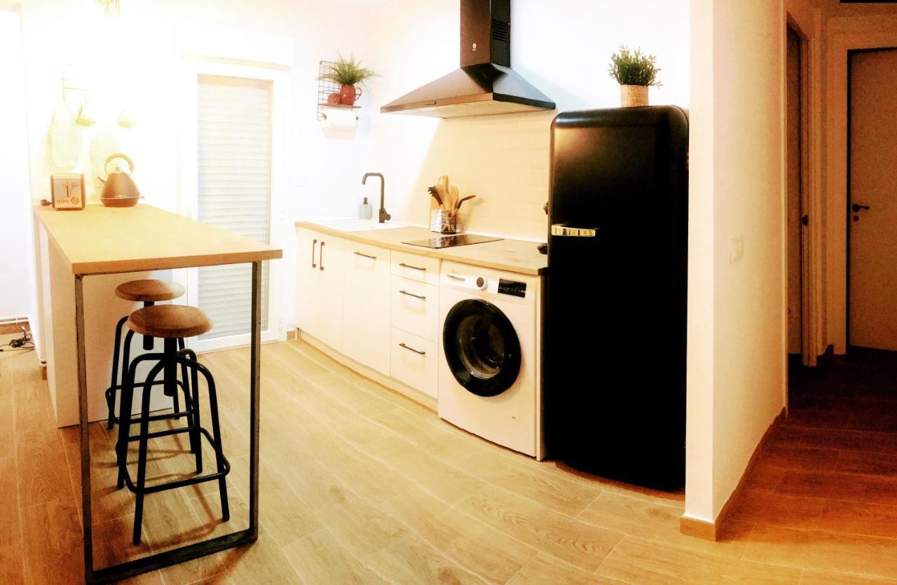 Apartamentos La Casa Del Maestro Alhama de Aragón Екстериор снимка